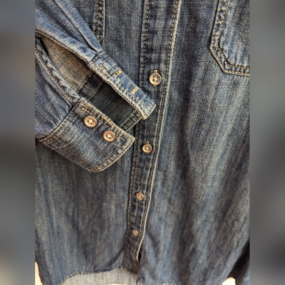 Chambray Button Up - Picture 4 of 5